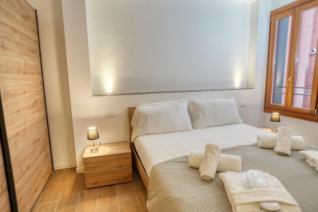 Ecco Suites Apartments เวนิส ภายนอก รูปภาพ