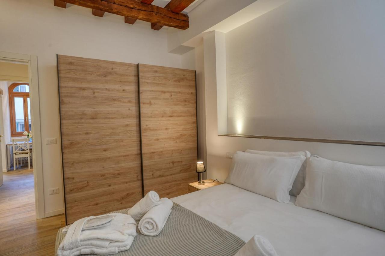 Ecco Suites Apartments เวนิส ภายนอก รูปภาพ