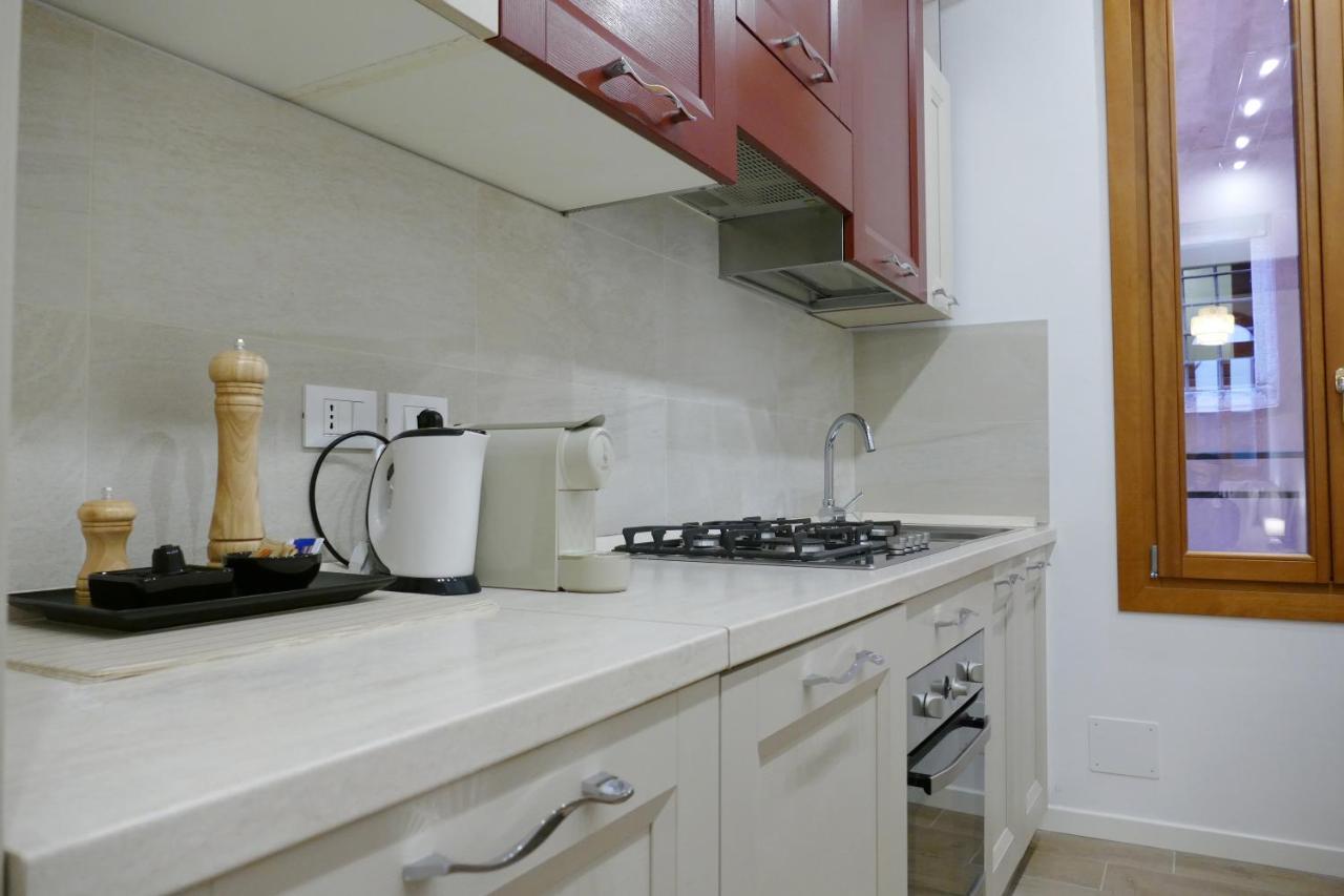 Ecco Suites Apartments เวนิส ภายนอก รูปภาพ